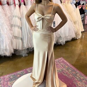 Selling this beautiful gold dress!! Worn once and was an absolute crowd pleaser!